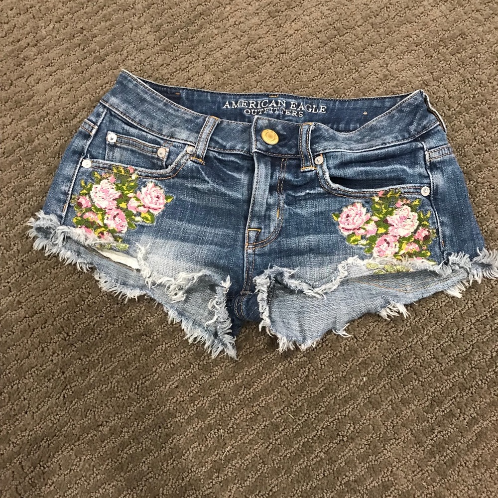 American Eagle floral embroidered shorts